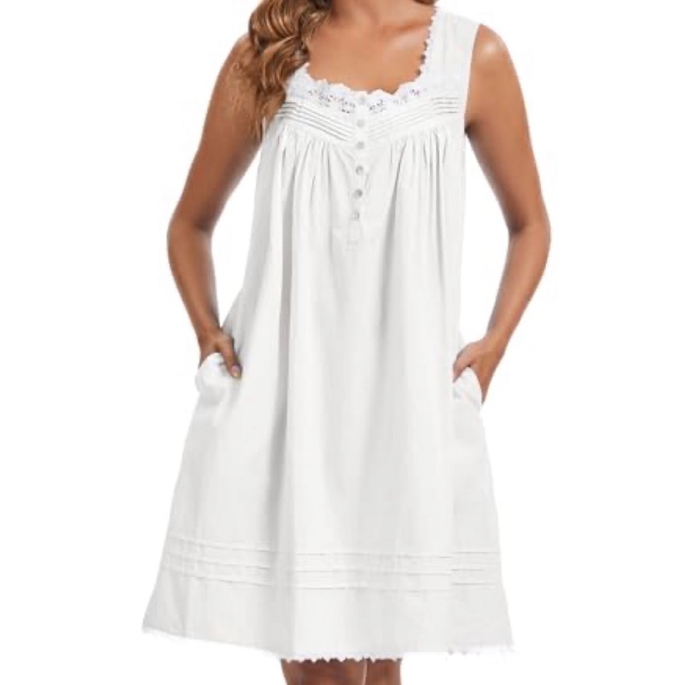 Chic White Sleeveless Chemise